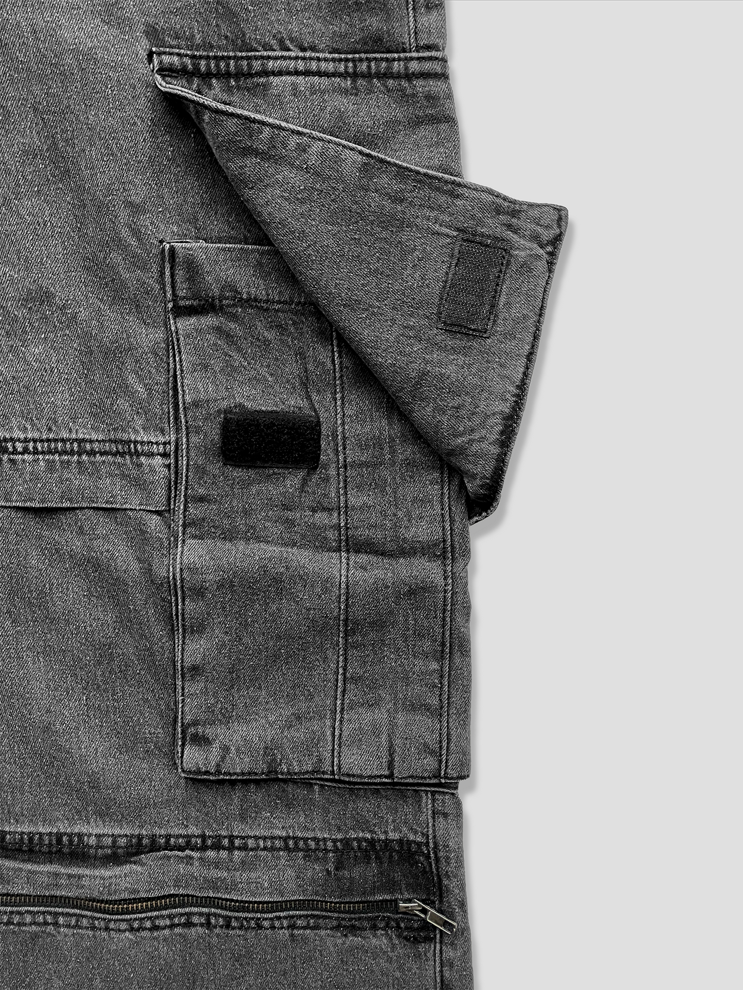 GRAY DENIM CARGO JEANS