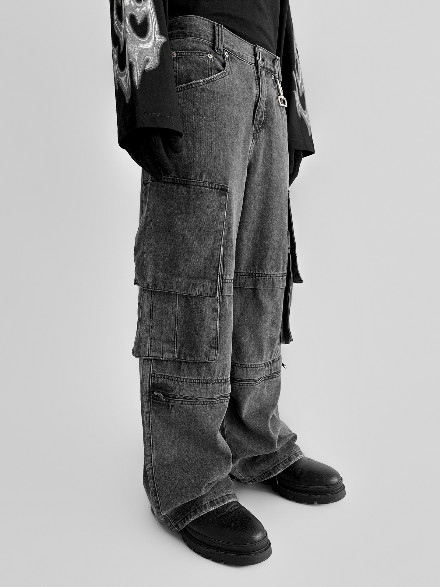 GRAY DENIM CARGO JEANS