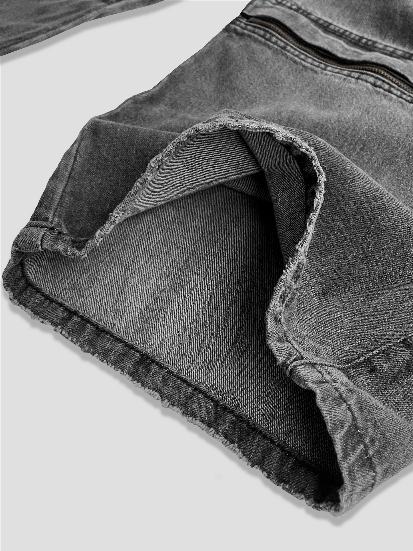GRAY DENIM CARGO JEANS