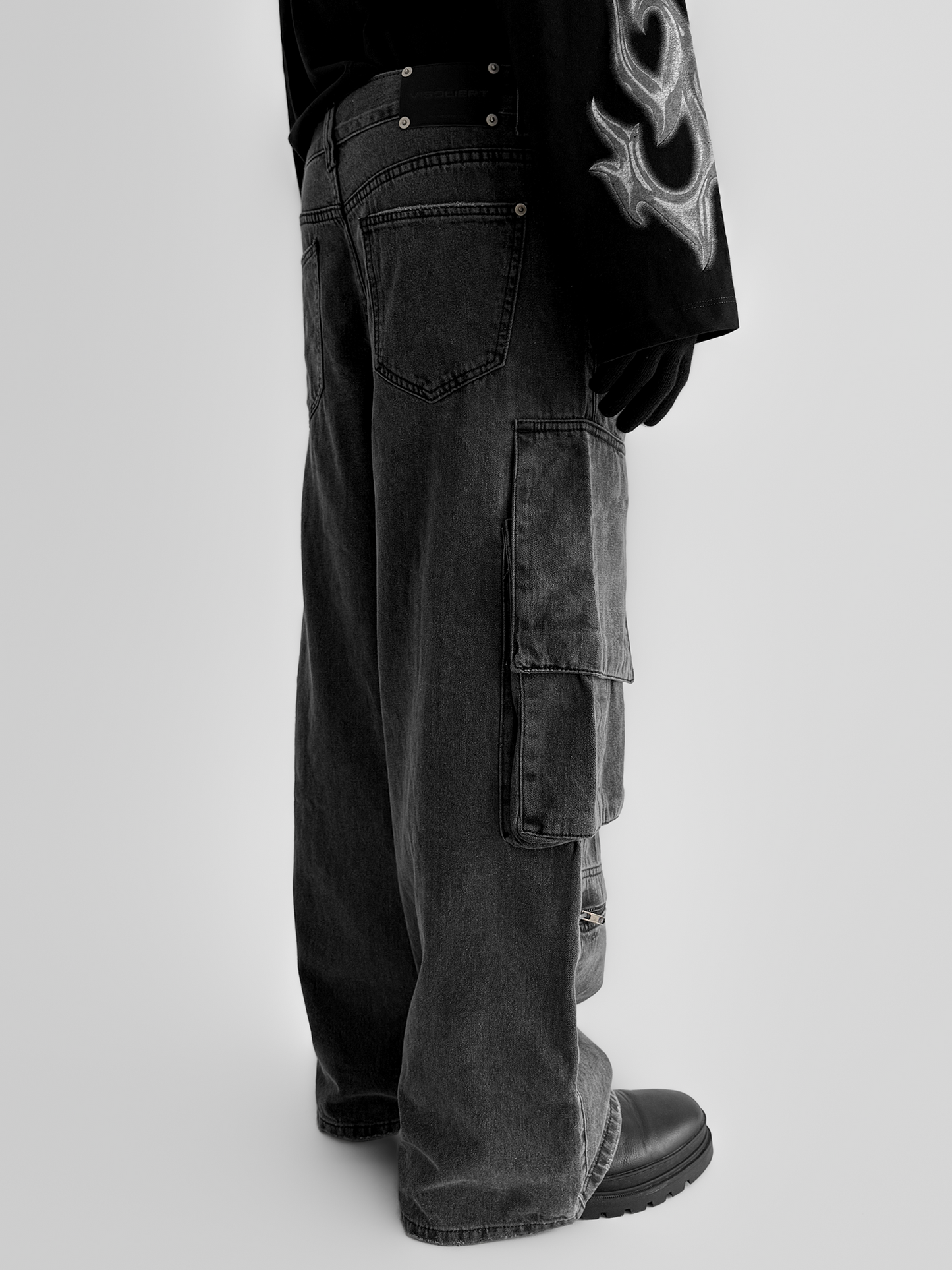 GRAY DENIM CARGO JEANS