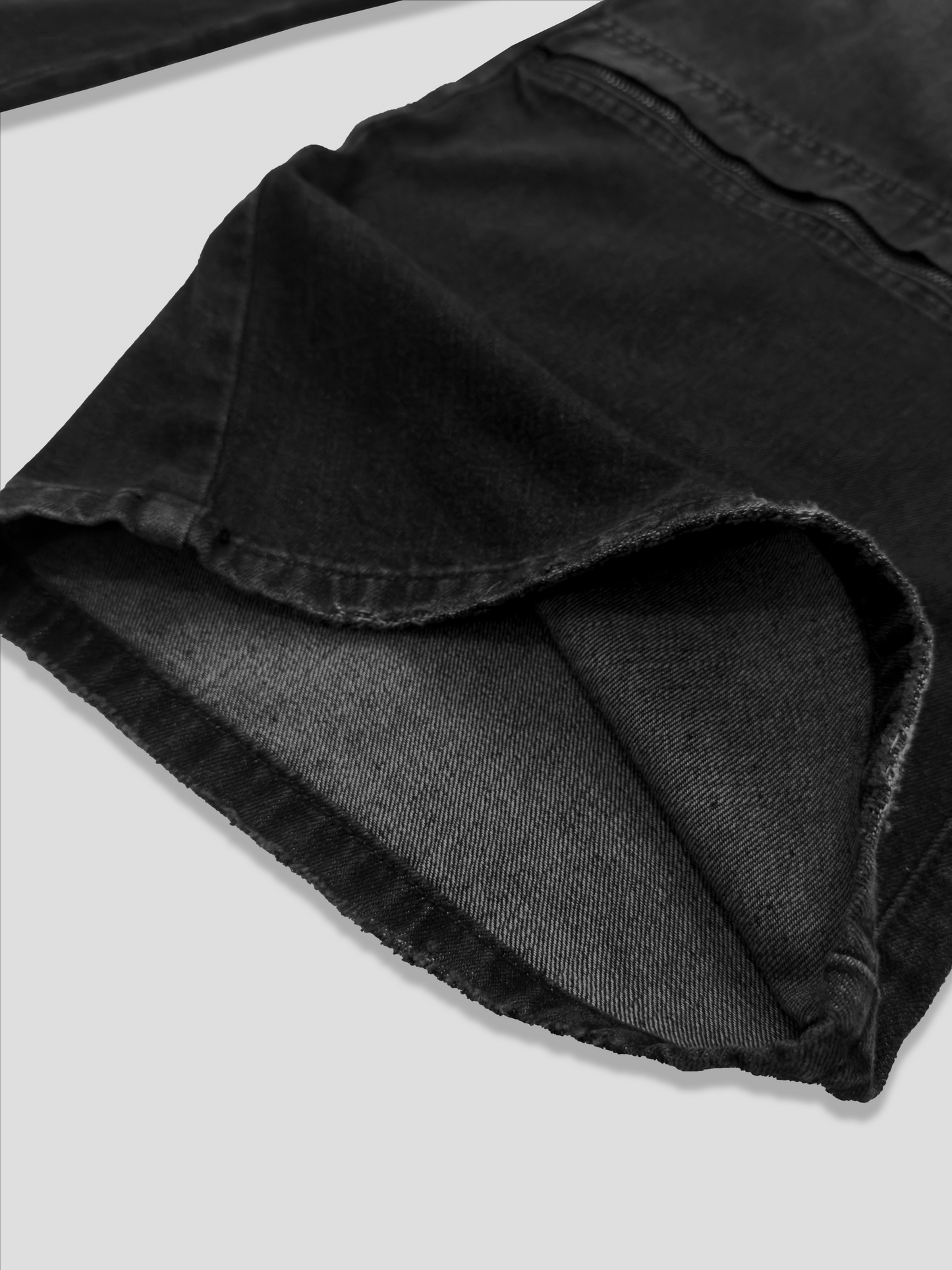 BLACK DENIM CARGO JEANS