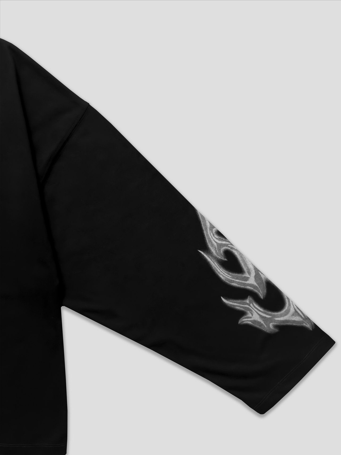 BLACK LONG SLEEVE T-SHIRT