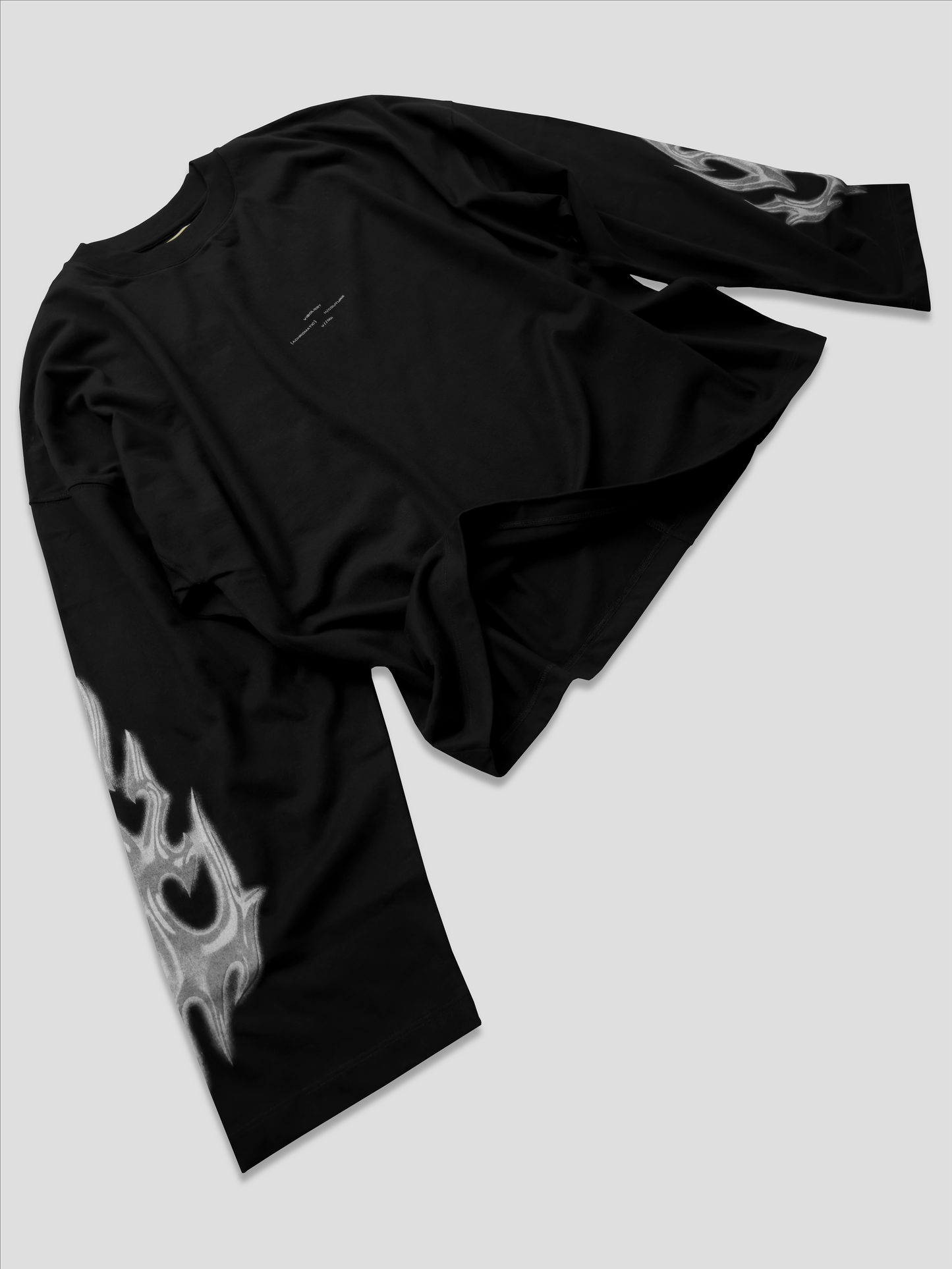 BLACK LONG SLEEVE T-SHIRT