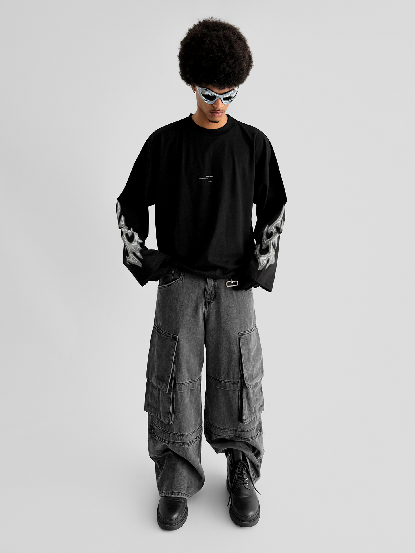 BLACK LONG SLEEVE T-SHIRT