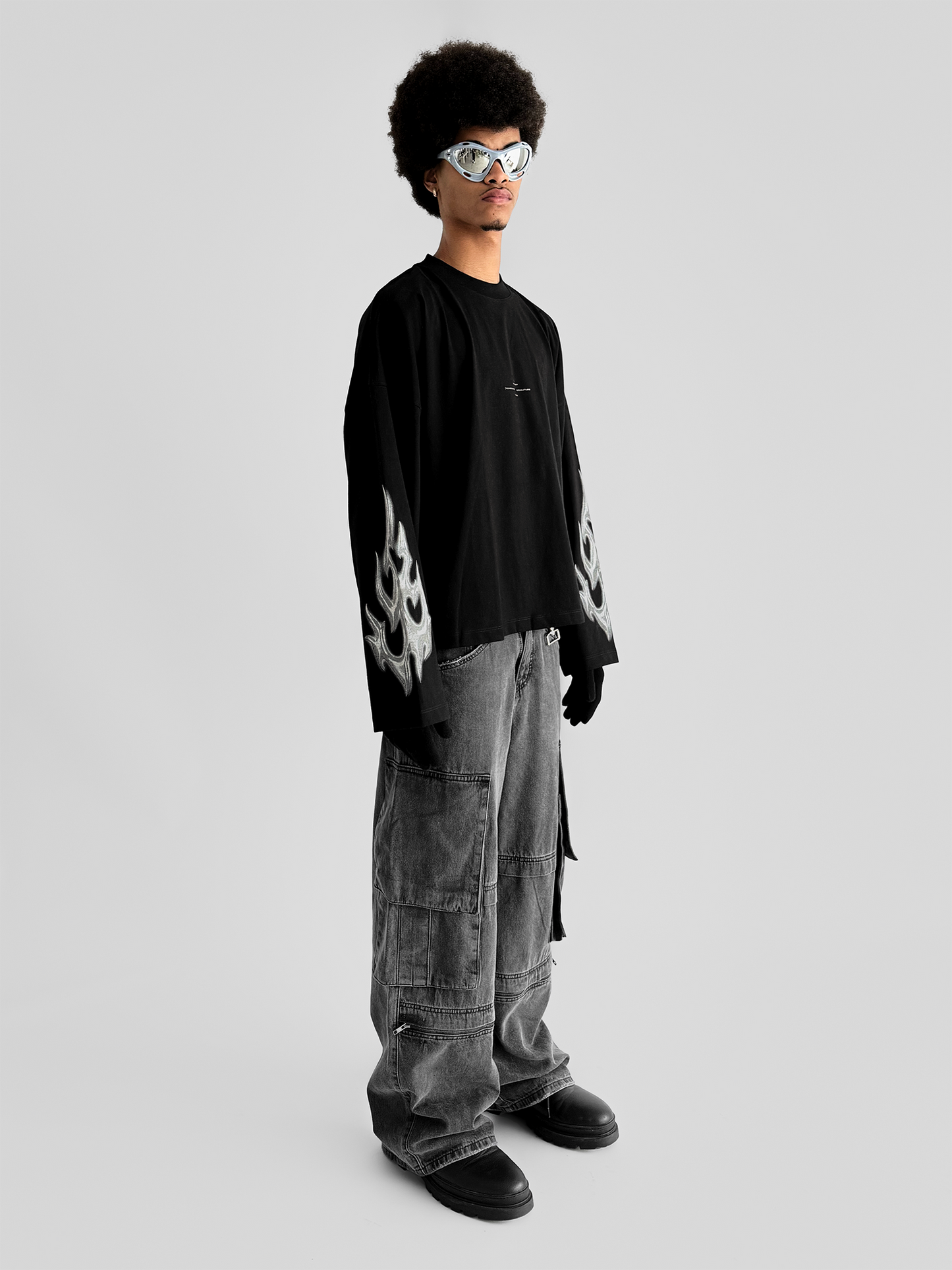 BLACK LONG SLEEVE T-SHIRT